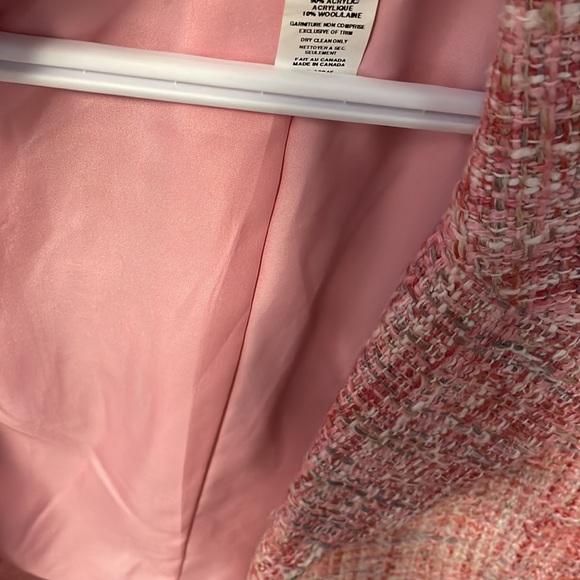 Beautiful women’s blazer size 4. Brand ninety. Excellent condition. - Picture 10 of 12